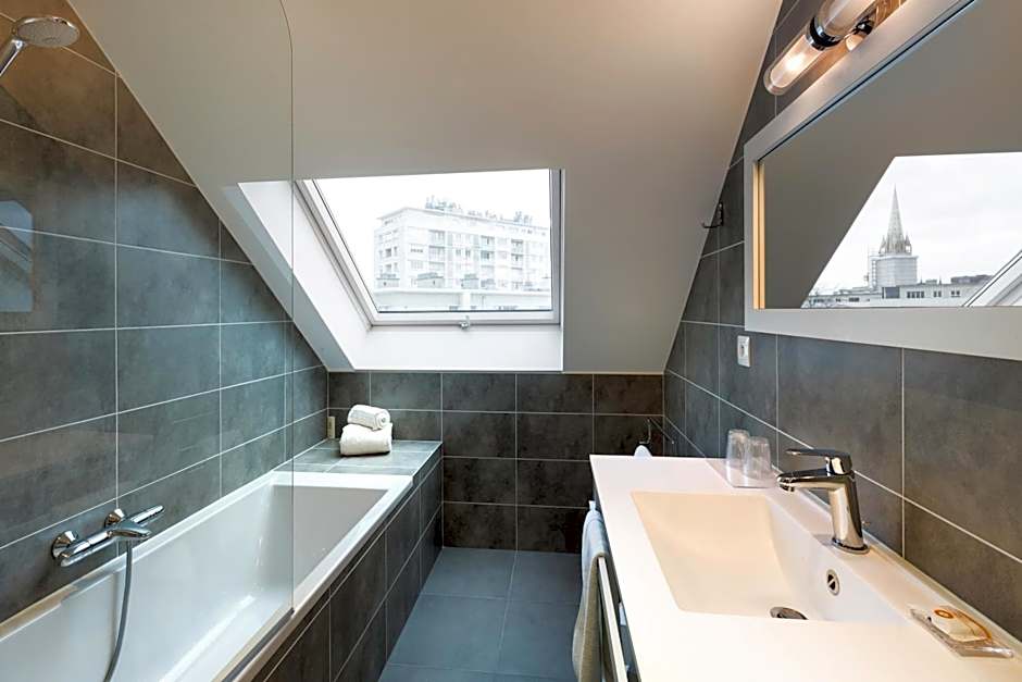 Logis Hôtel Restaurant Le Dauphin et Le Spa du Prieuré