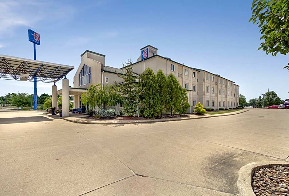 Motel 6-Medina, OH - Cleveland