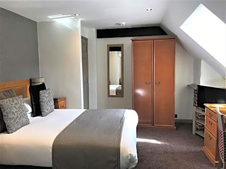 Cozy Double Room in separate block to Hotel