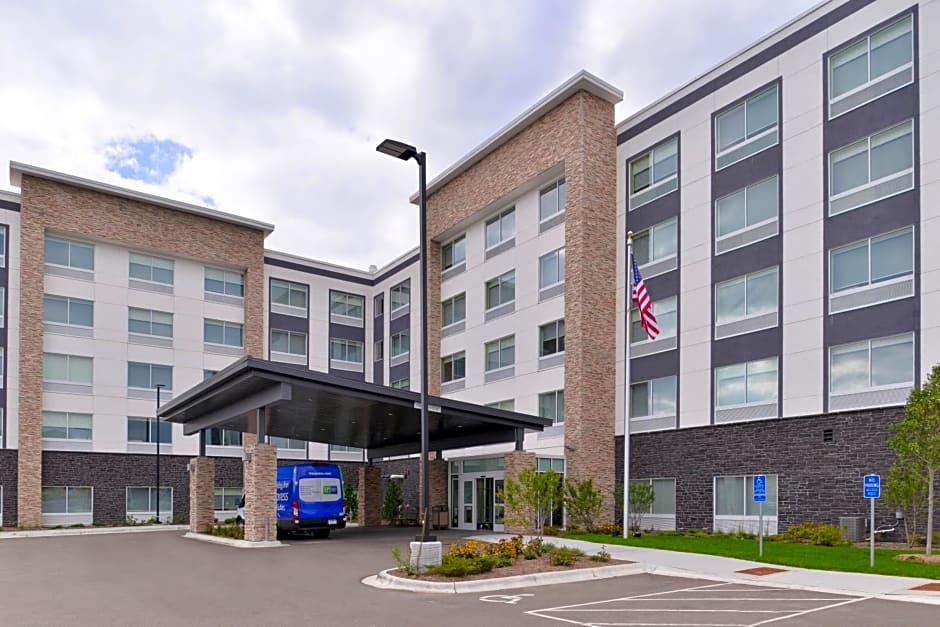 Holiday Inn Express and Suites - Mall of America - MSP Airport By IHG