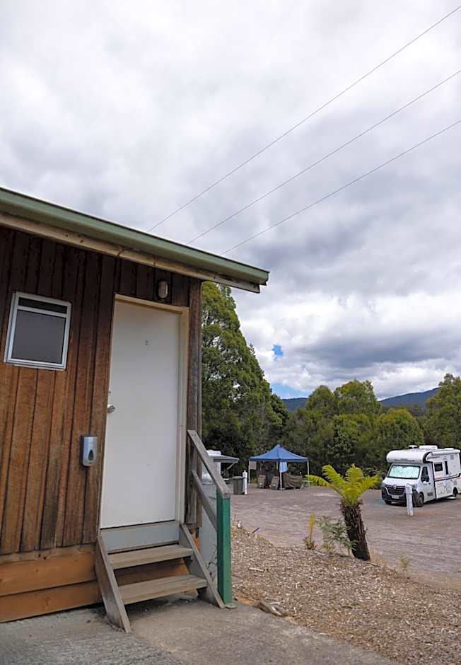 Tullah Lakeside Lodge