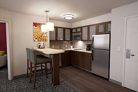 One-Bedroom King Suite with Mobility Accessible Roll-In Shower