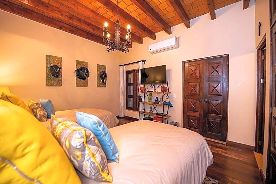 Exclusive Luxury Guest Center House