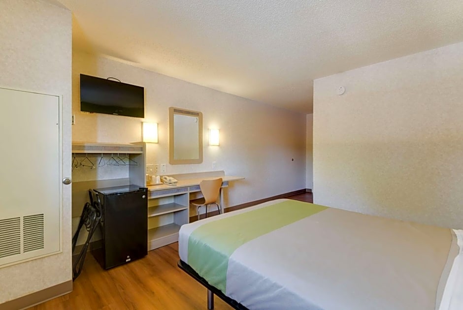 Motel 6-Statesville, NC