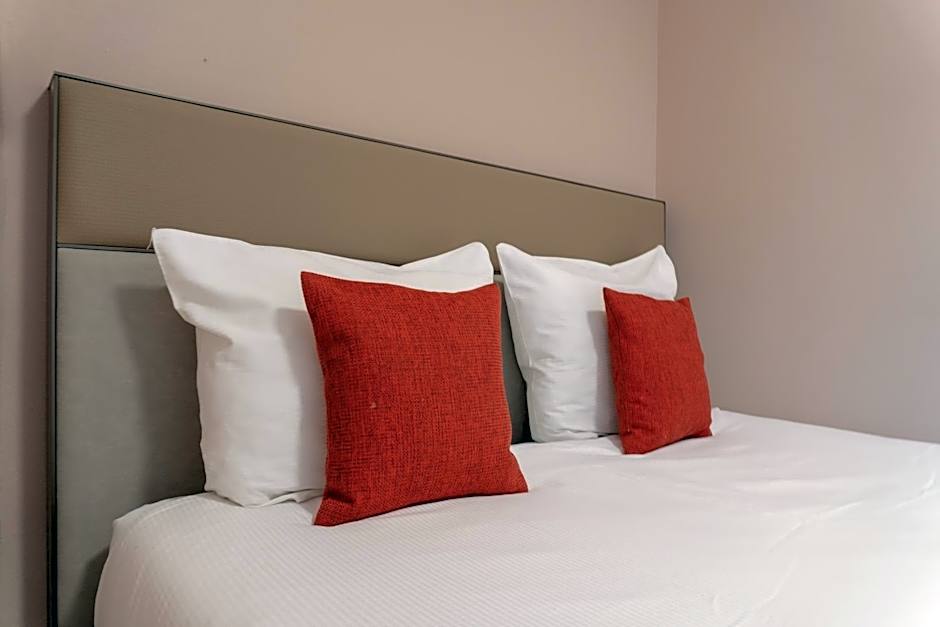 CS Hotel