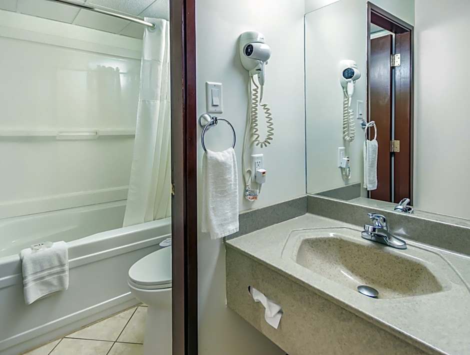 Motel 6-Lethbridge, AB