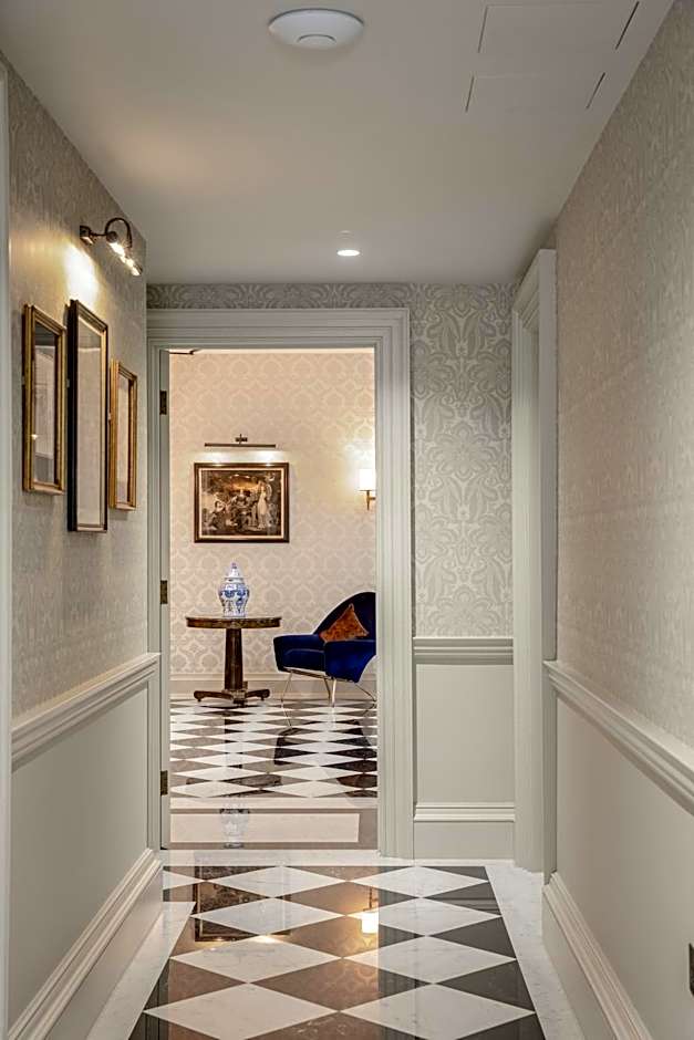 No. 30 Knightsbridge