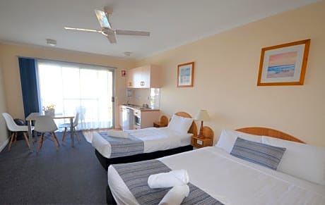 Deluxe Twin Room with Pool View