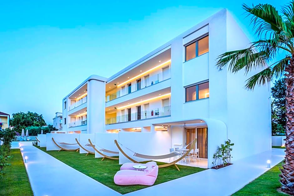 Cocoοns Suites & Villas Fourka