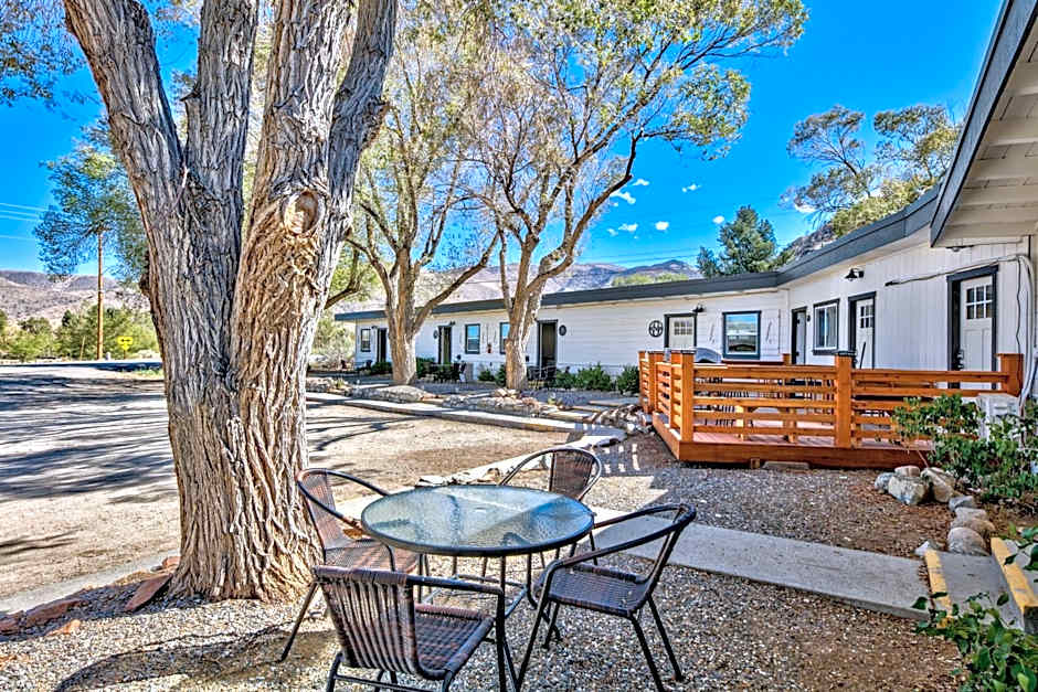 The Historic West Walker Motel