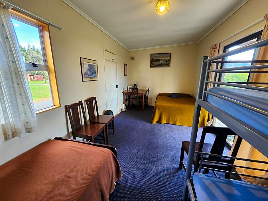 Manapouri Holiday Park