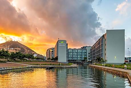 aha Harbour Bridge Hotel & Suites