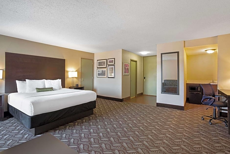 La Quinta by Wyndham Springfield