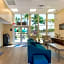 Downtown Hollywood Gardens Inn & Suites