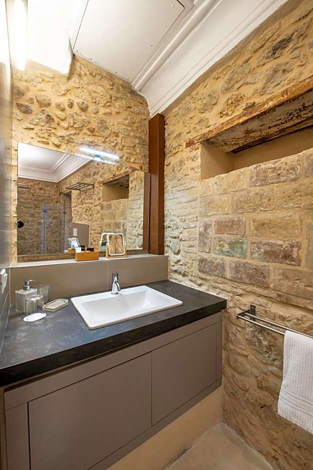 Borgo Baccile by Vini Fantini