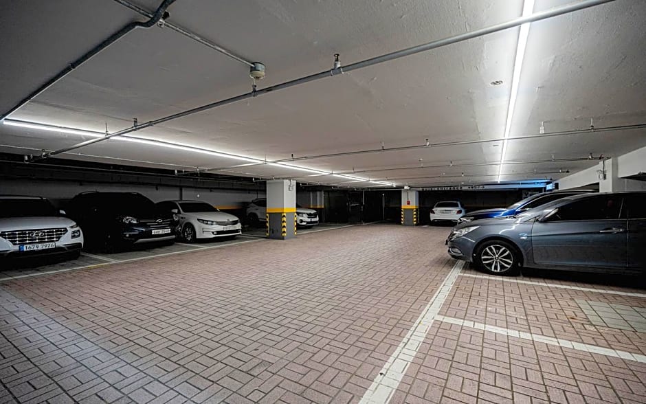 Gukje Business Hotel