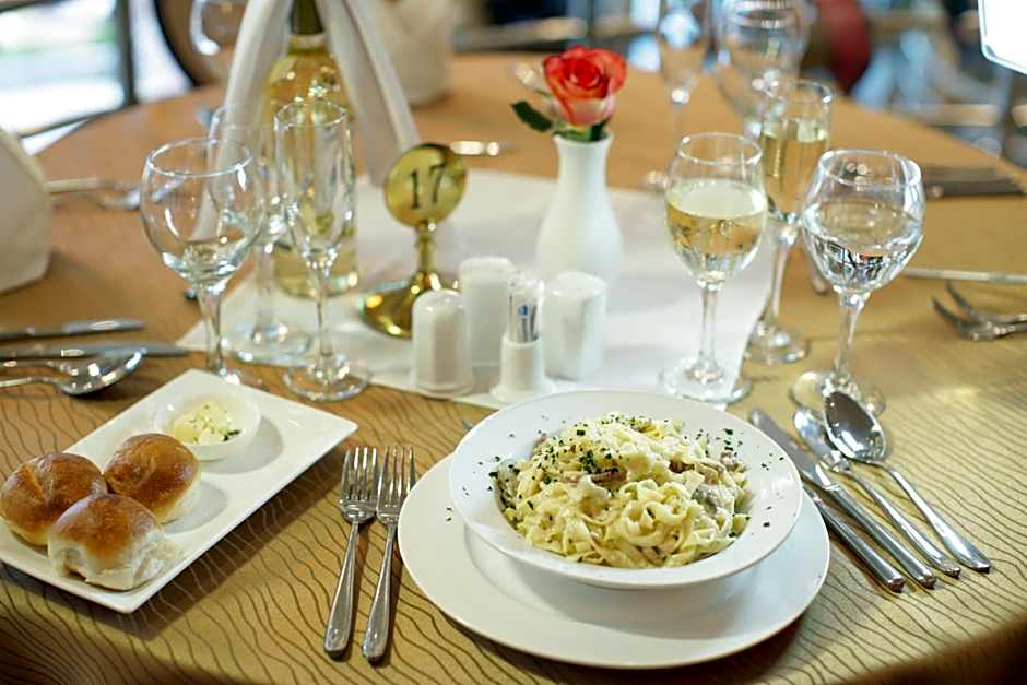 Friendship International Hotel