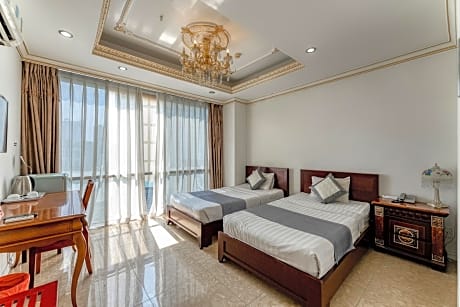 Luxury Elegant Twin Room