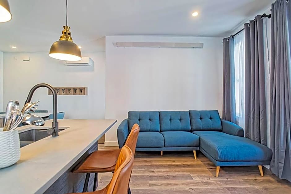 201 Condo au rez de chaussée , au coeur de Bromont