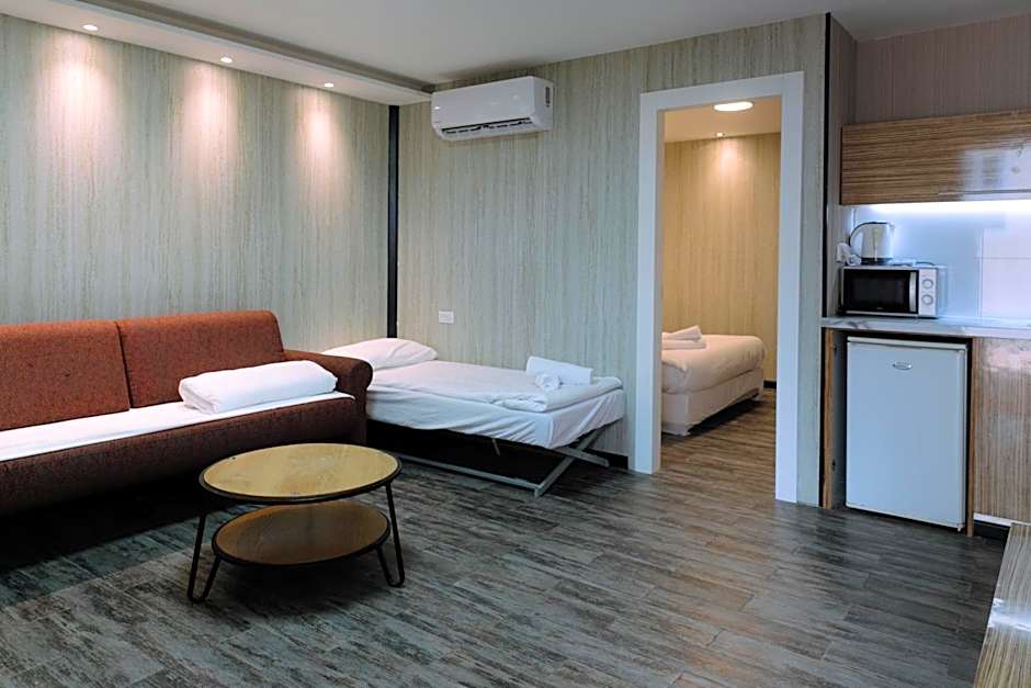 Rich Luxury Suites - Renovated