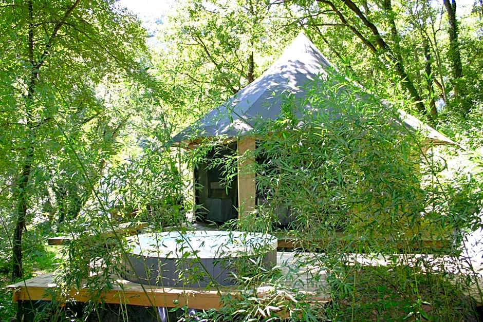 Prehistoric Lodge - Adult Only