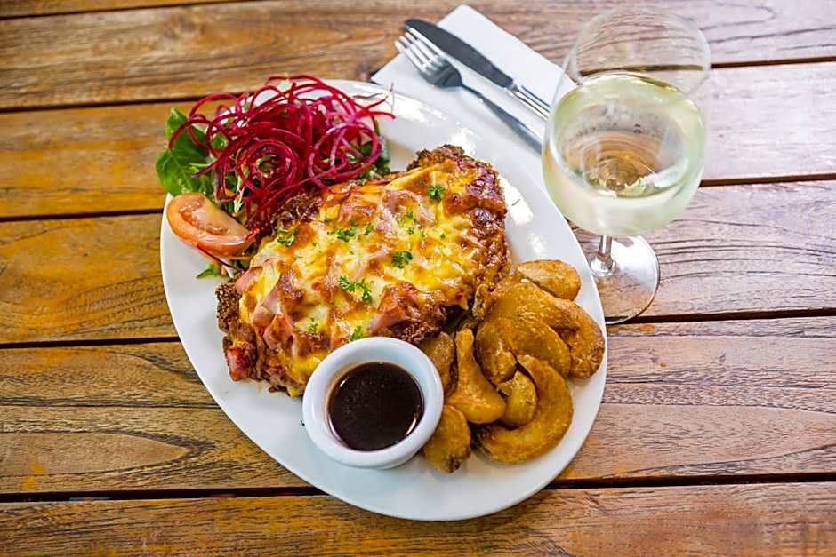 O'Shea's Royal Hotel