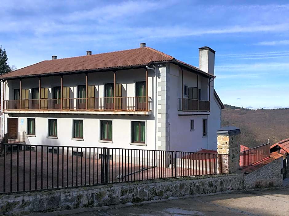 Hotel Cinco Castanos