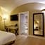 Caruso Place Luxury Rooms & Suites