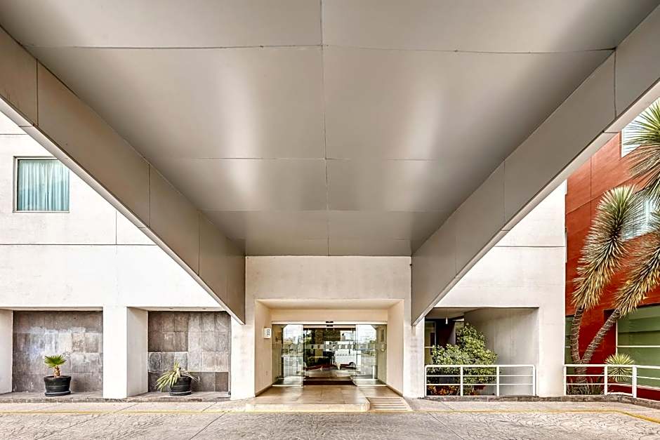 Fiesta Inn Express San Luis Potosi Oriente