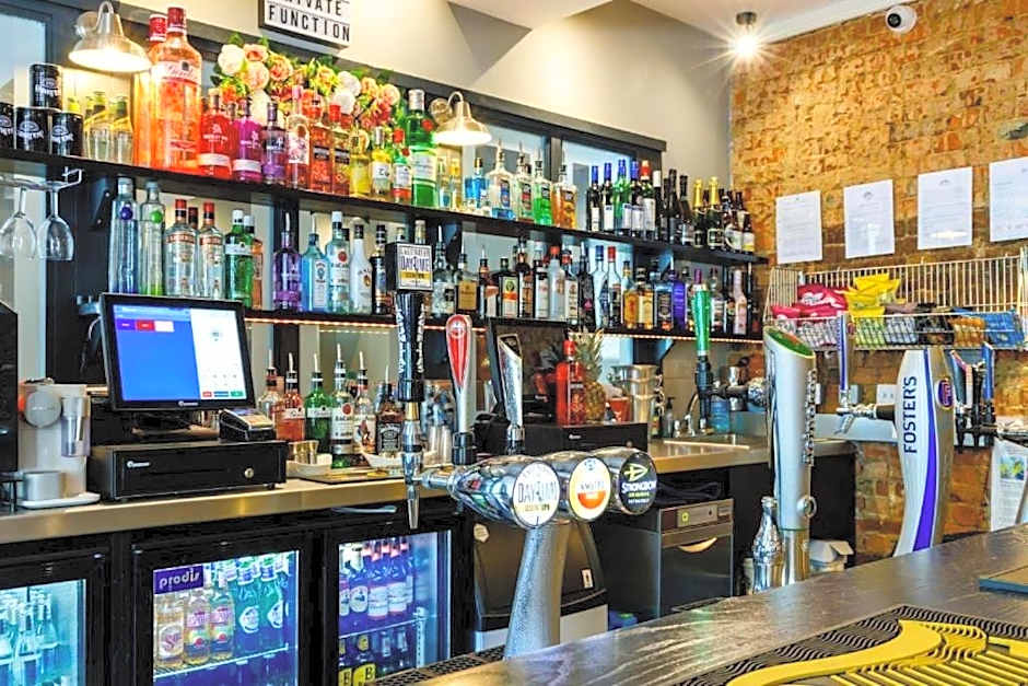 OYO Ruby Pub & Hotel