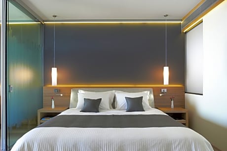 Suite (2 Adults + 2 Children)