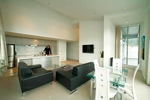 Distinction Wellington, Century City Hotel