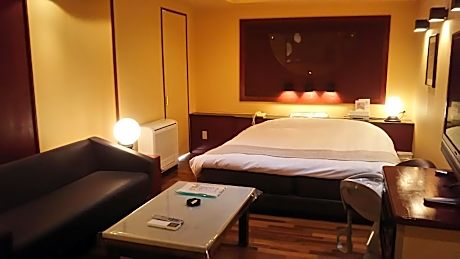 Suite, King Bed