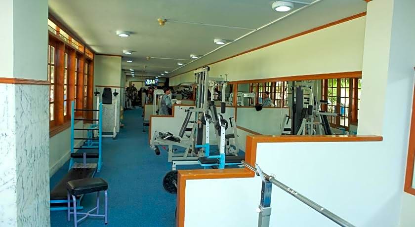 Regent Plaza Hotel & Convention Center