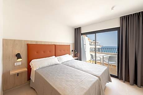 STUDIO (1 ADULT)