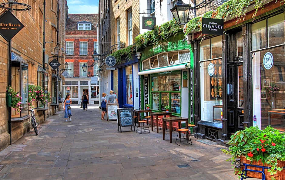 Cosy Loft Apartment Just Off Vibrant Mill Rd CB1 - Walk to Station and City Centre