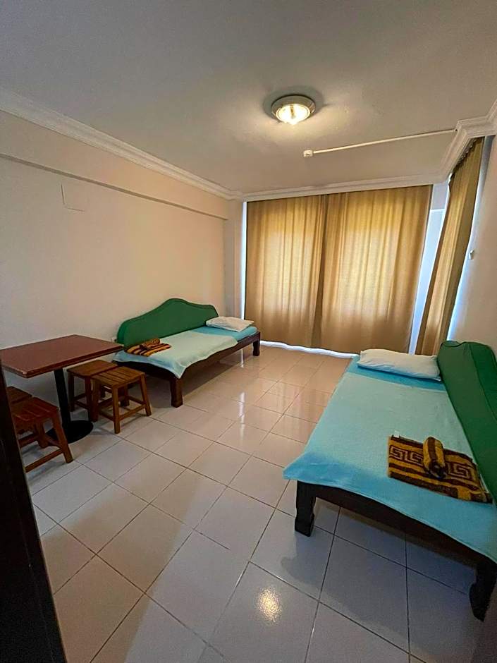 Club Sunset Apartments