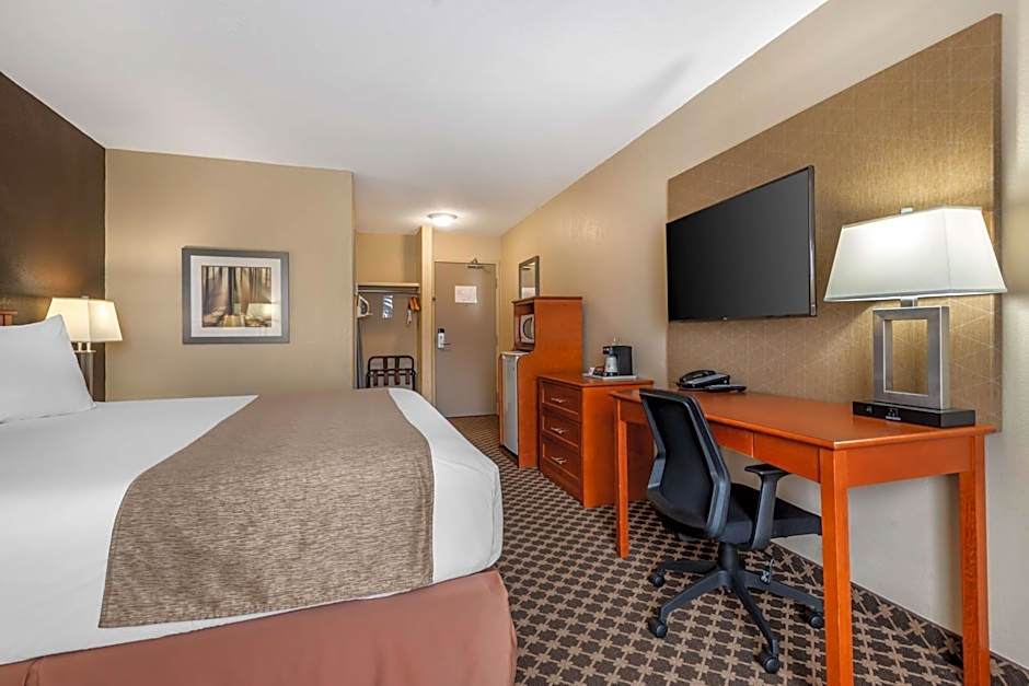 Best Western Strathmore Inn