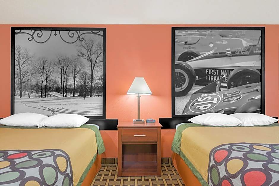 Super 8 by Wyndham Shelbyville