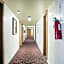 OYO Cameron Historic Hotel Brownsville I-69E