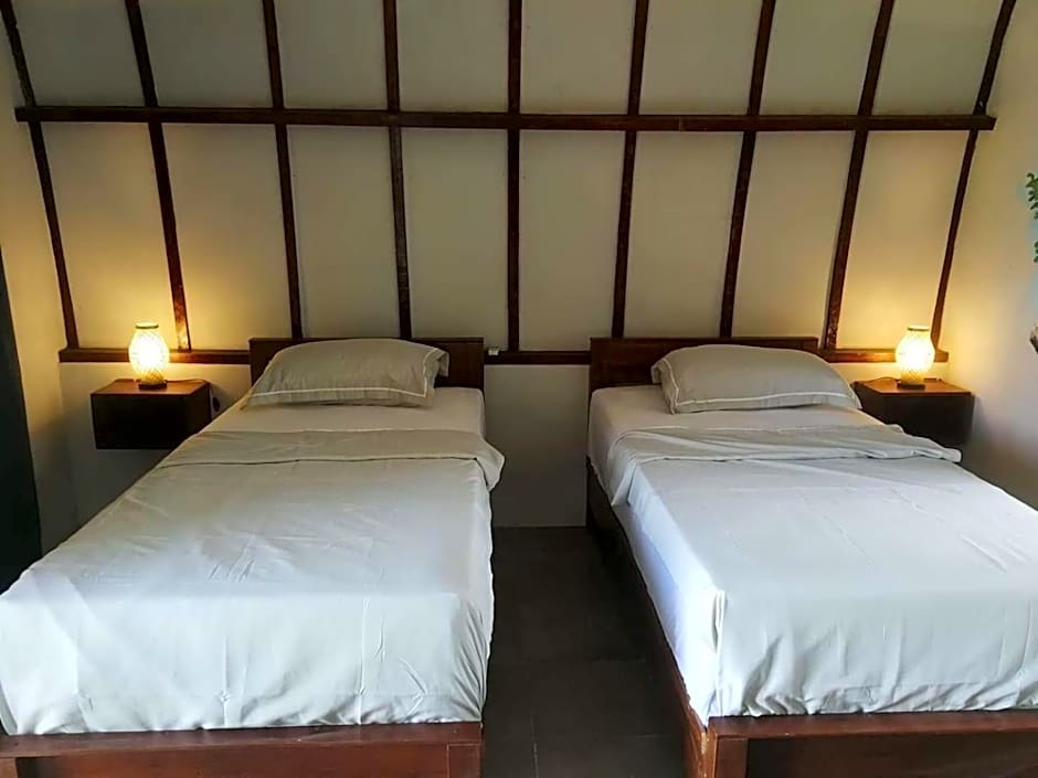 Gino's Place - Guest House & Jungle Trekking