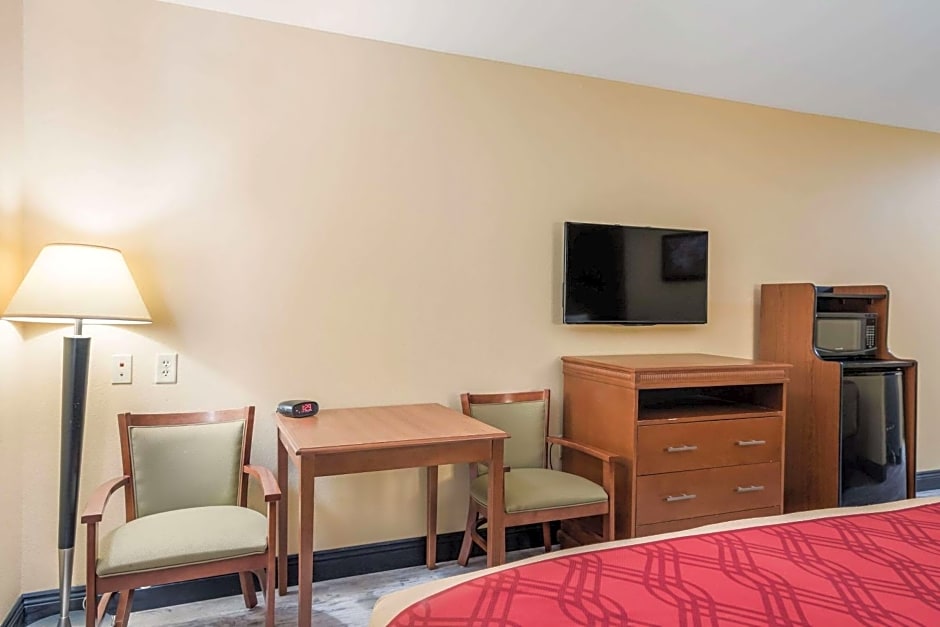 Econo Lodge Inn And Suites Little Rock