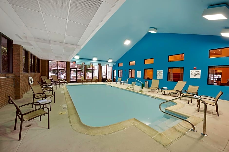 Holiday Inn Express Fredericksburg - Southpoint, an IHG Hotel