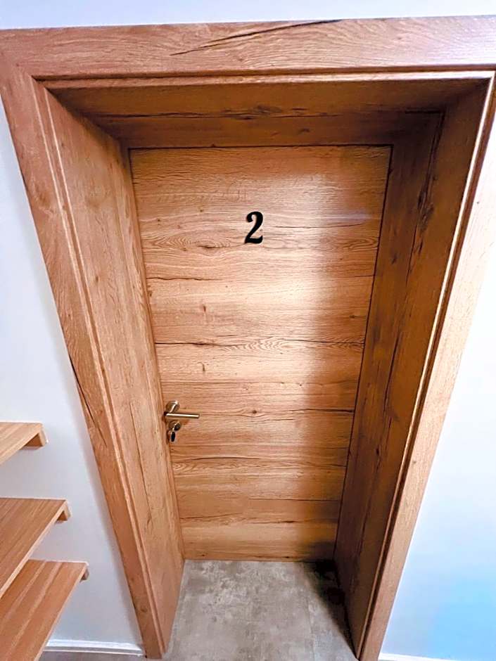 PJ Hotel Cerklje - 5min to Airport - Free Parking