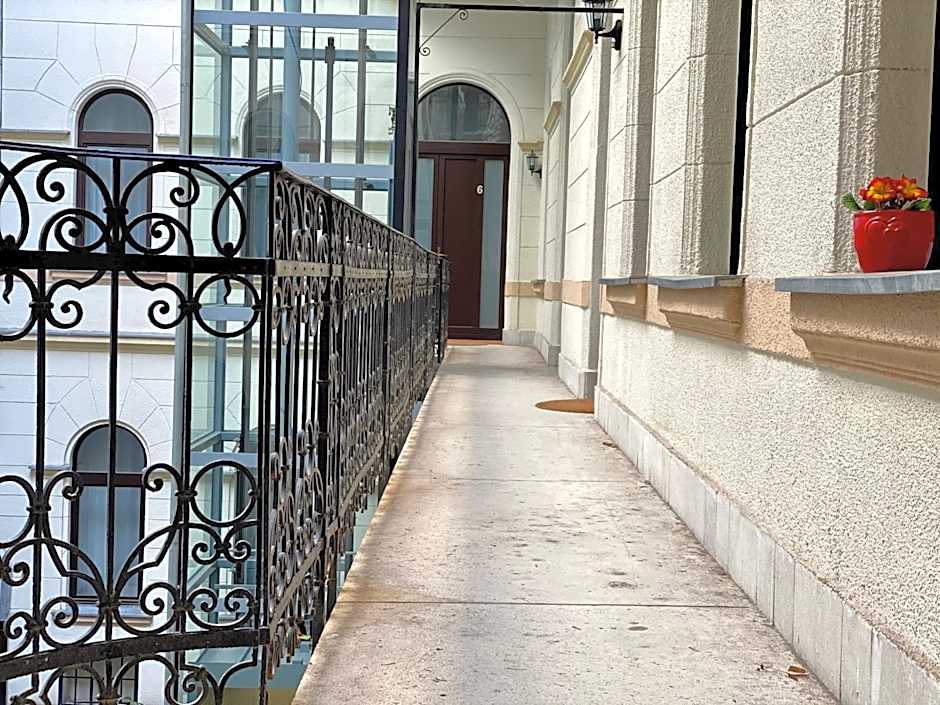 GRACIA APARTMENT HOUSE