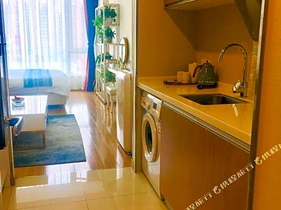 Deep Blue City Hostel