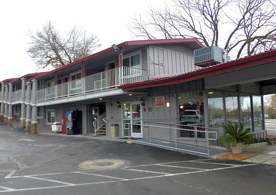 Red Roof Inn Redding