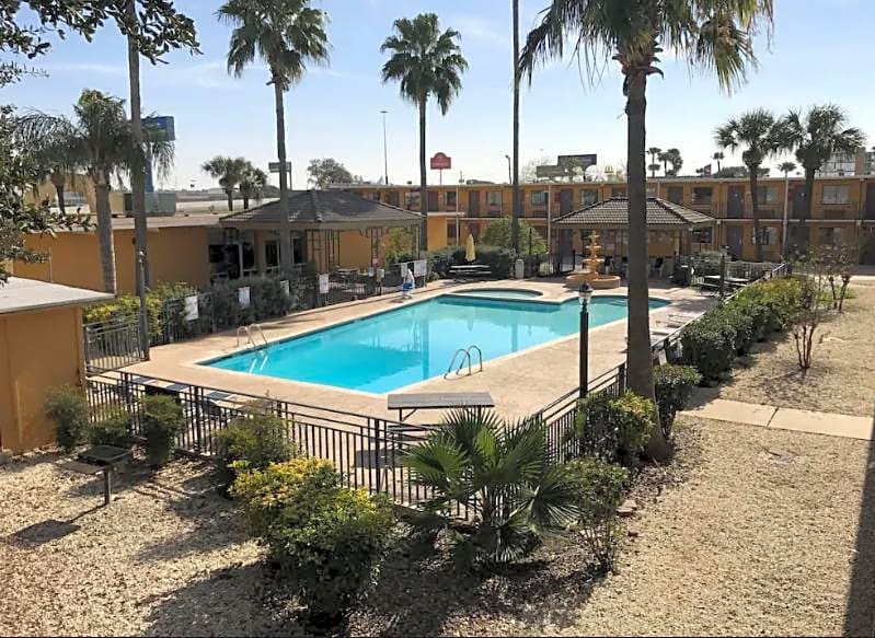 Americas Best Value Inn - Laredo