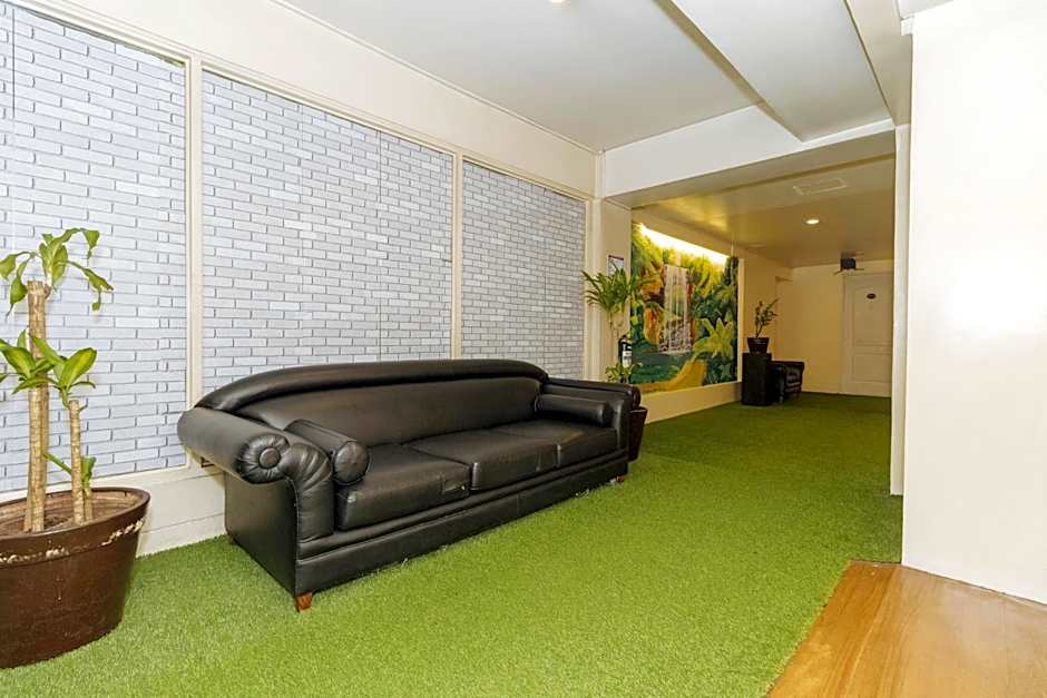 Spaces by Eco Hotels by RedDoorz – Makati, NY