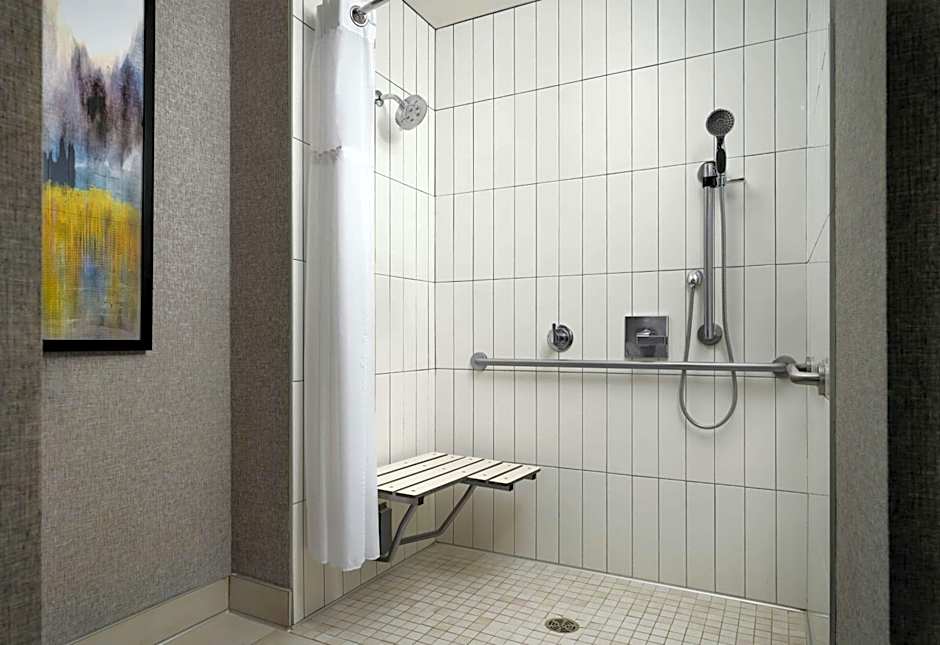 Hotel Centro Sonoma Wine Country, Tapestry Collection Hilton